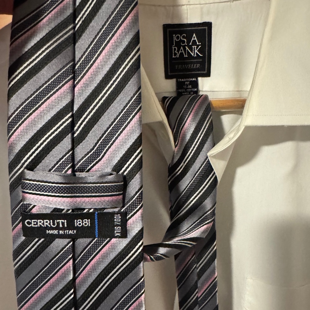 Jos A Bank 17.5-35 w/ silk Cerruti tie